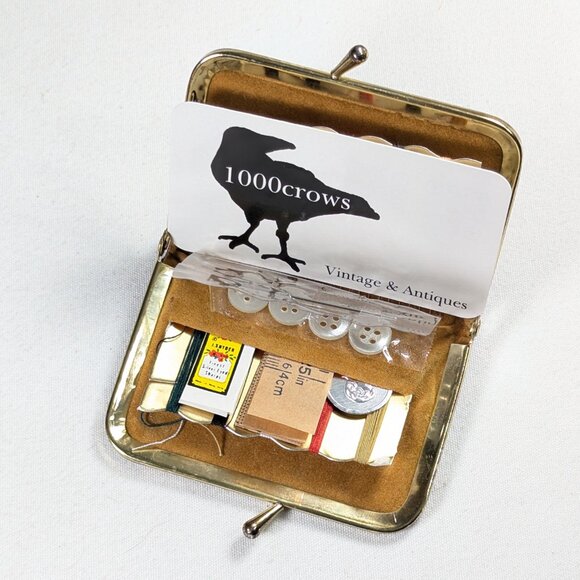Vintage kiss lock wallet sewing etui, travel sewing mending repair kit - Picture 1 of 7